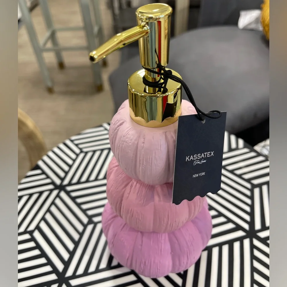 Pink Halloween Ombré lavender/Pink Pumpkin Jack-o’-lantern Soap Dispenser NWT